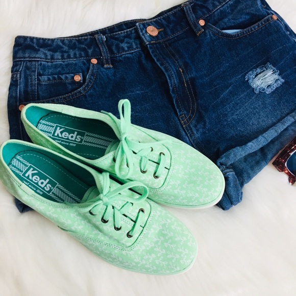 Keds Shoes - EUC KEDS women’s sneakers